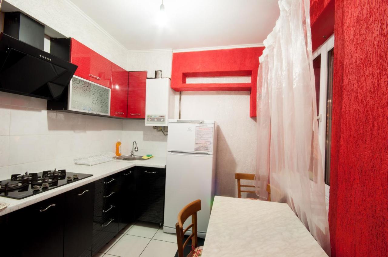 Prospekt Svobody 40 Apartment