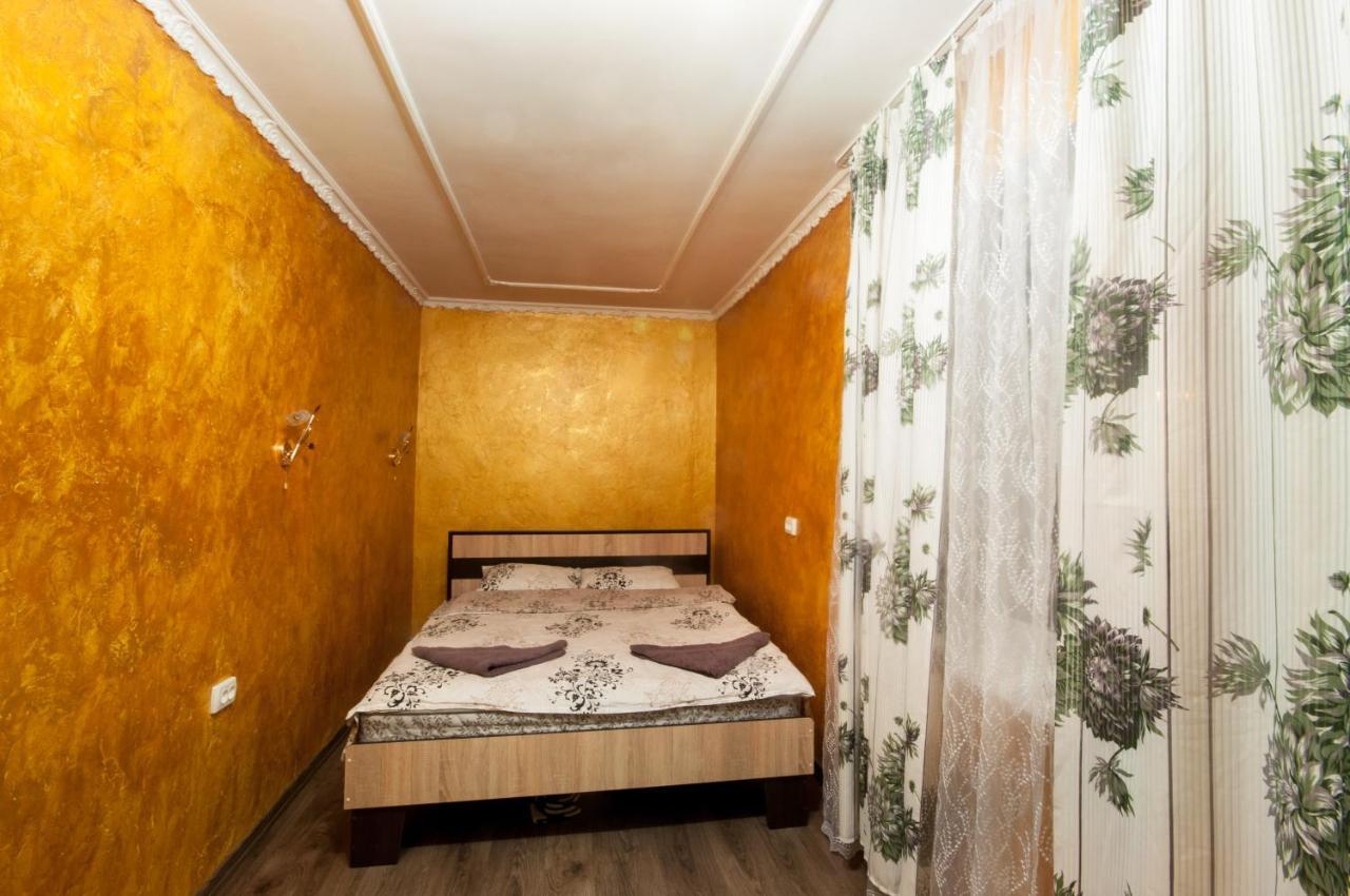 Prospekt Svobody 40 Apartment